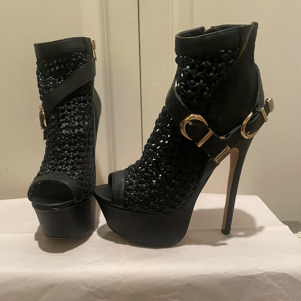 Bebe Booties - Picture 10 of 10